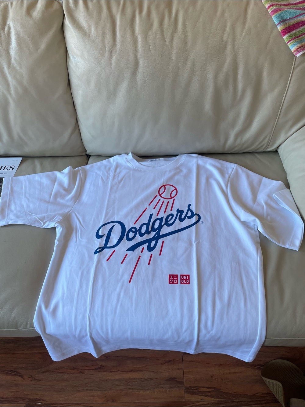 Uniqlo x LA DODGERS White Crewneck Tee Father’s Day collab